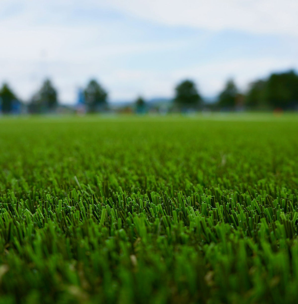 Ondergrond kunstgras – hoe leg je deze zelf?